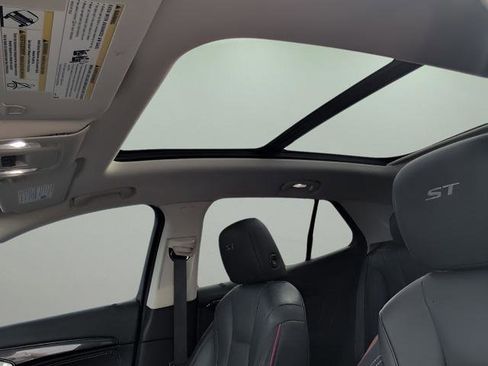 Used 2022 Buick Envision Essence w/ Sport Touring Package FWD image 17
