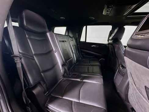 Used 2019 Cadillac Escalade Platinum image 31