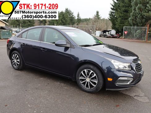 Used 2015 Chevrolet Cruze LT image 9