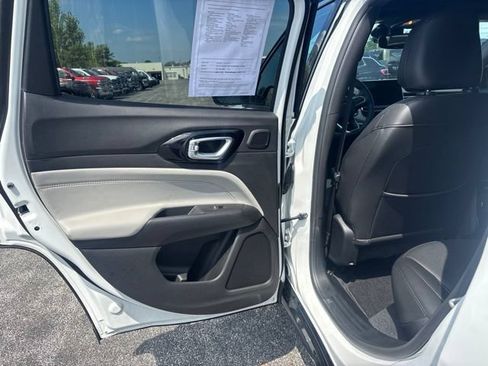 Used 2025 Jeep Compass Limited w/ Elite Group AWD/4WD image 16
