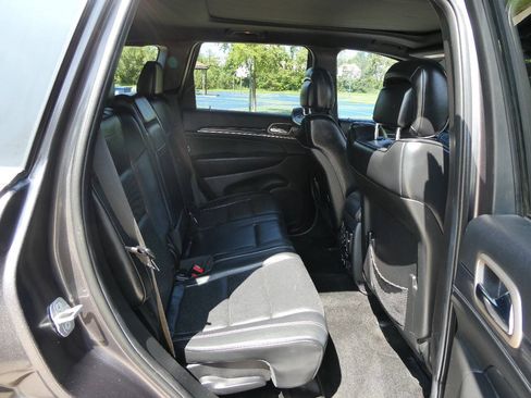 Used 2014 Jeep Grand Cherokee Overland AWD/4WD image 27