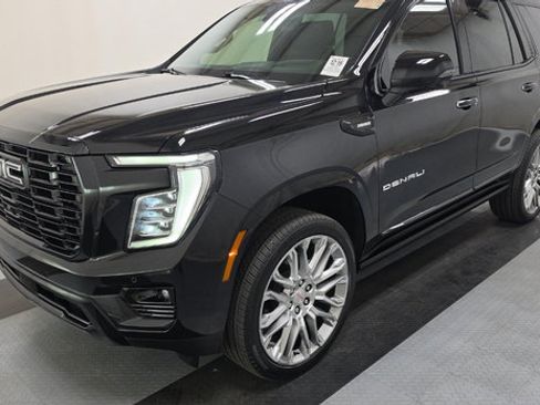 Used 2026 GMC Yukon Denali w/ Denali Reserve Package AWD/4WD image 2