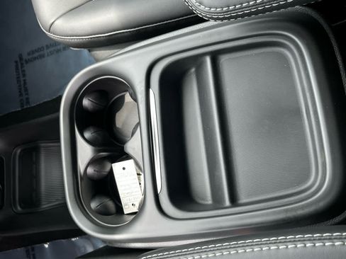 New 2027 Chrysler Pacifica Select w/ Family Tech Group FWD image 19