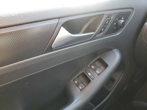 Used 2012 Volkswagen Jetta SE image 15