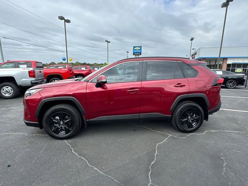 Used 2024 Toyota RAV4 XLE w/ Convenience Package image 9