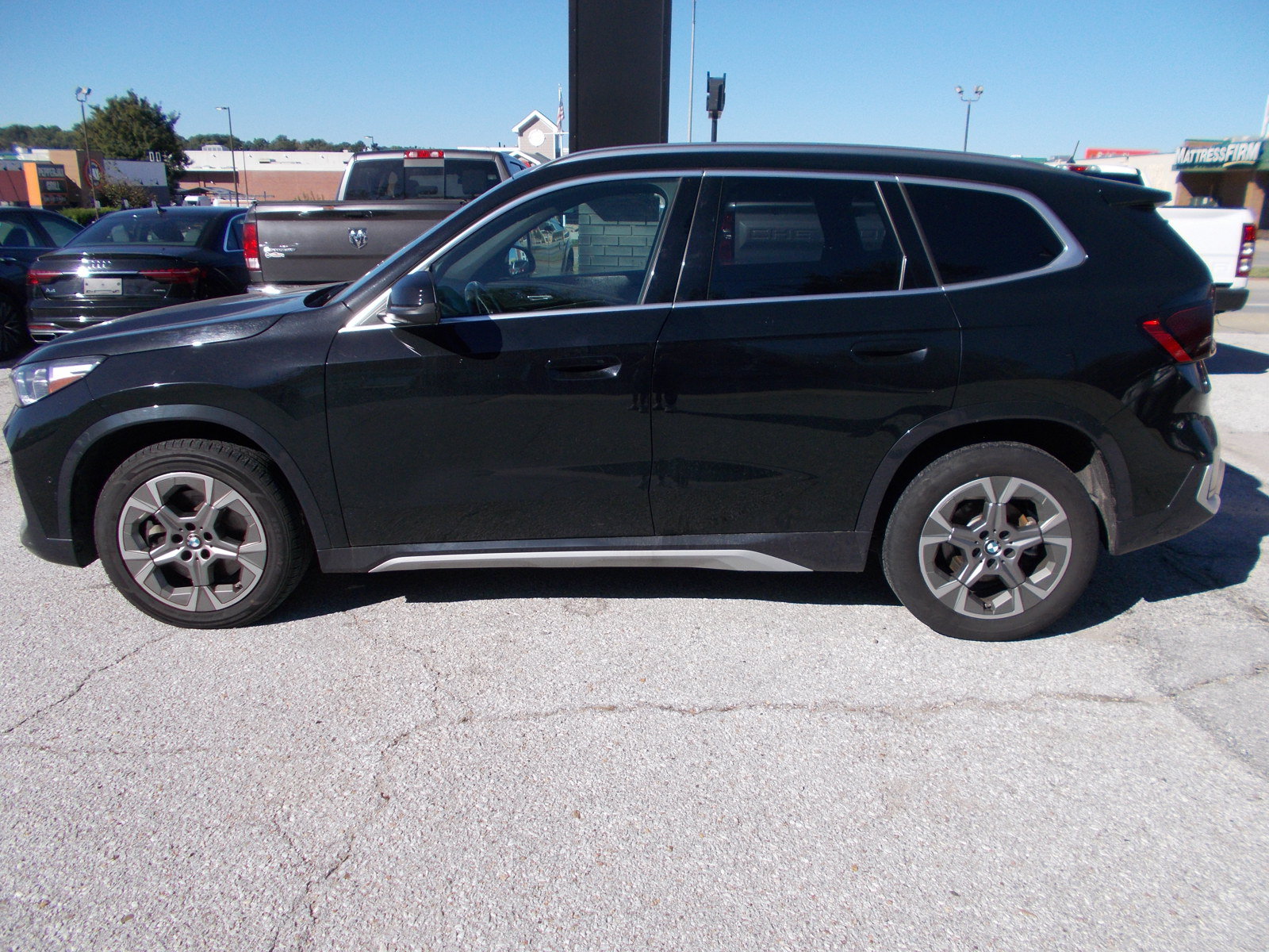 Used 2025 BMW X1 xDrive28i AWD/4WD image 8