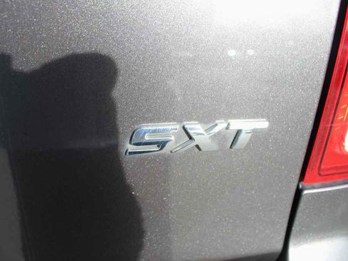 Used 2017 Dodge Grand Caravan SXT image 7