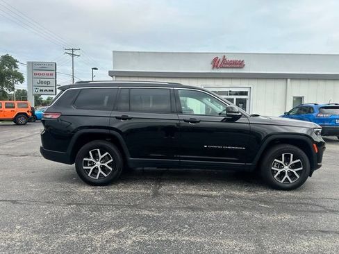 Used 2023 Jeep Grand Cherokee L Limited AWD/4WD image 13