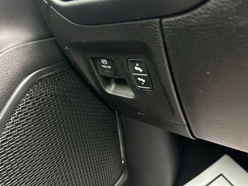 Used 2019 RAM 1500 Limited w/ Advanced Safety Group AWD/4WD image 20