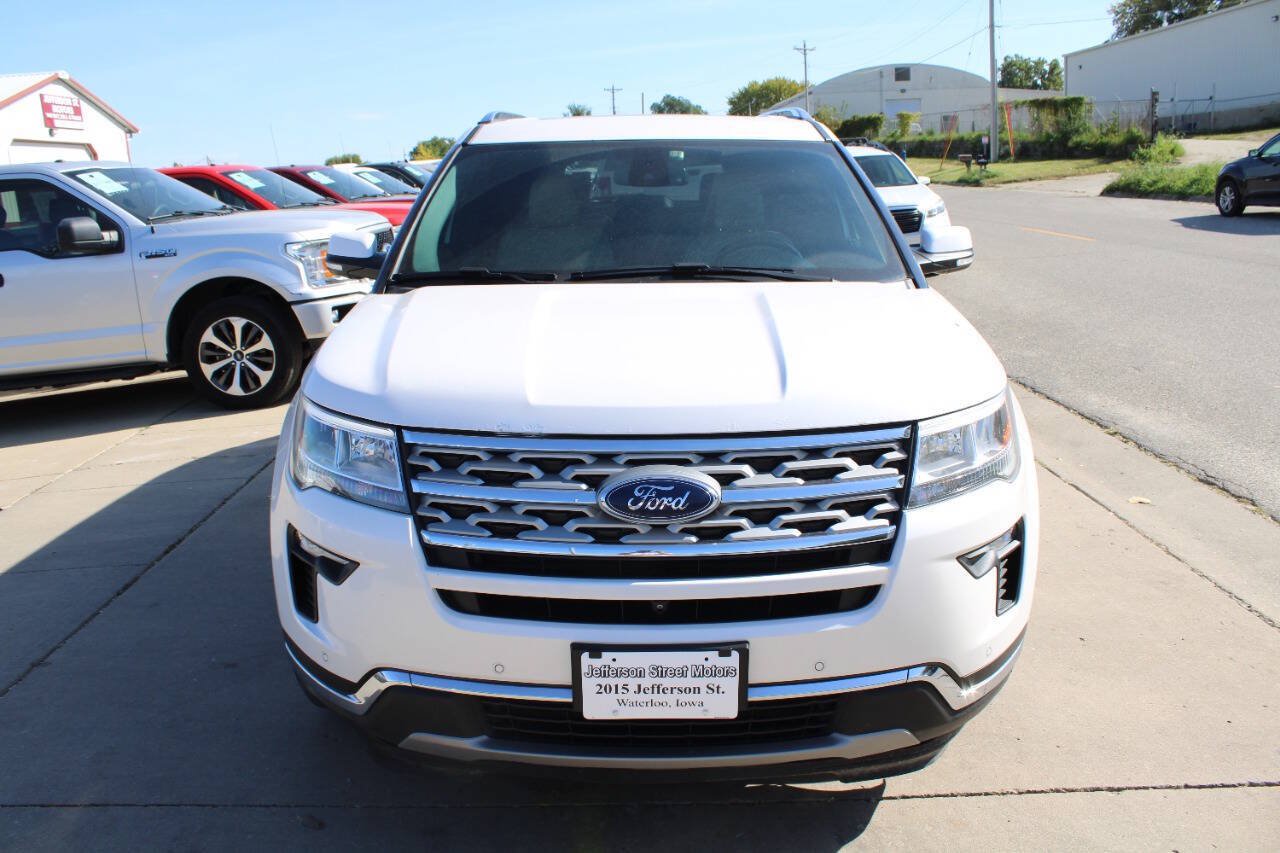Used 2019 Ford Explorer Limited w/ Ford Safe & Smart Package AWD/4WD image 3