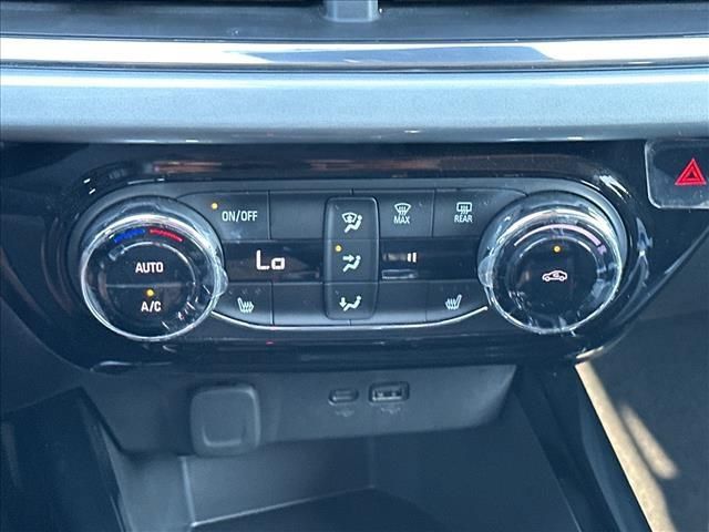 Used 2025 Chevrolet Trax LT w/ Driver Confidence Package FWD image 27