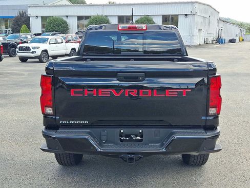 Used 2024 Chevrolet Colorado Z71 w/ Z71 Convenience Package 2 AWD/4WD image 5