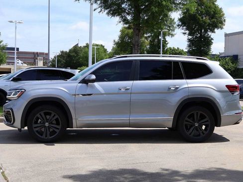 Used 2022 Volkswagen Atlas SEL R-Line AWD/4WD image 3