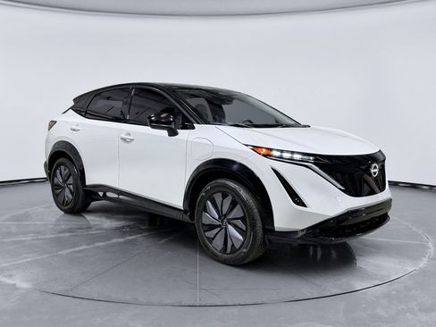 Used 2023 Nissan Ariya AWD image 4