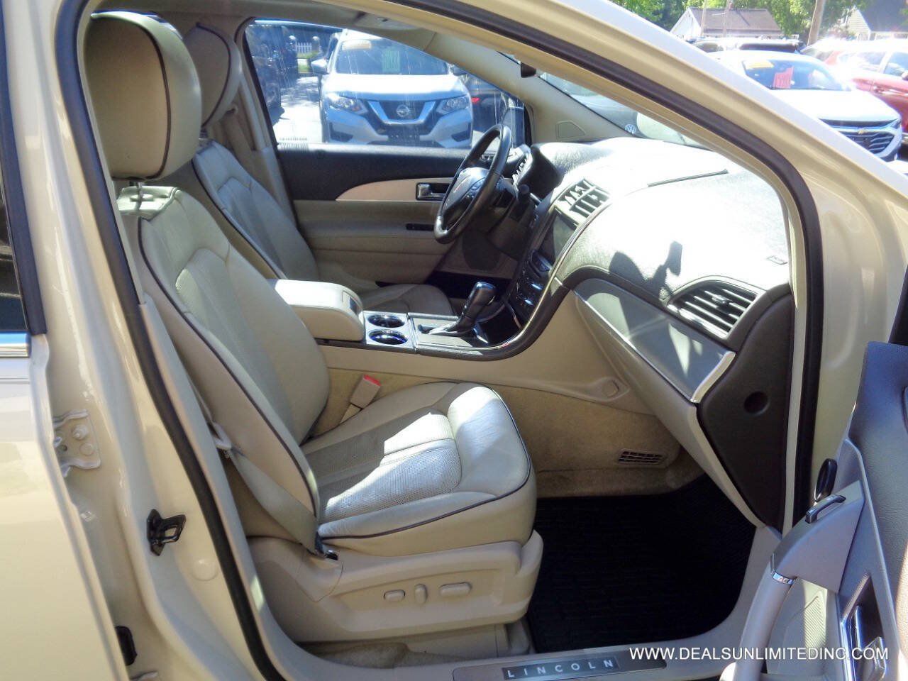 Used 2015 Lincoln MKX AWD w/ Equipment Group 102A image 25