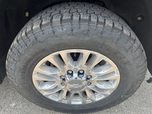 Used 2023 Chevrolet Silverado 2500 High Country AWD/4WD image 15
