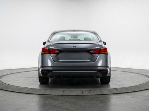 Used 2025 Nissan Altima 2.5 SV image 7