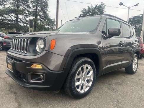 Used 2017 Jeep Renegade Latitude FWD image 1