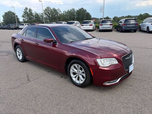 Used 2016 Chrysler 300 Limited RWD image 7
