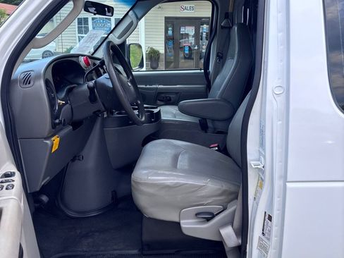 Used 2007 Ford E-250 and Econoline 250 RWD image 9