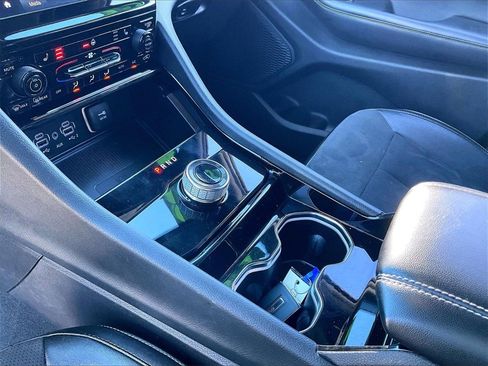 Used 2023 Jeep Grand Cherokee Altitude image 19