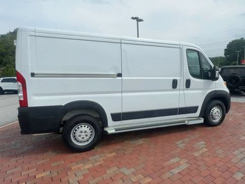 Used 2025 RAM ProMaster 2500 FWD image 3