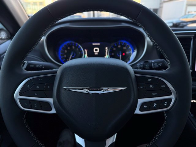 New 2026 Chrysler Pacifica Select AWD/4WD image 34