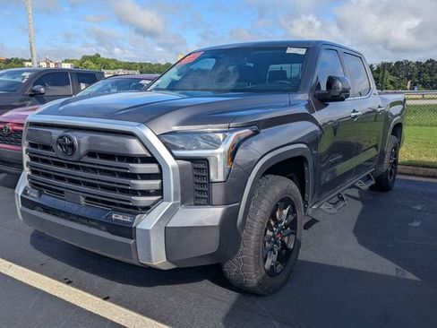 Used 2024 Toyota Tundra Limited AWD/4WD image 5