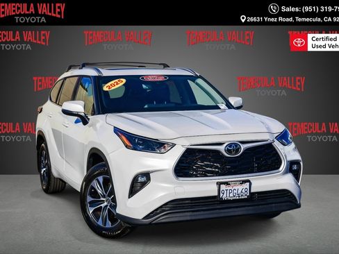 Certified 2025 Toyota Highlander XLE image 1