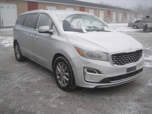 Used 2020 Kia Sedona EX image 3