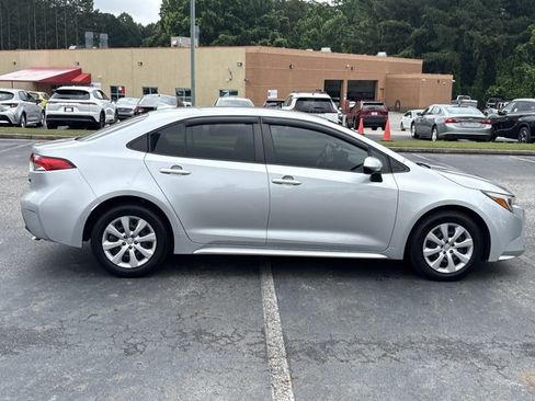 Used 2023 Toyota Corolla LE FWD image 4