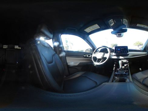 Used 2025 Jeep Compass Limited AWD/4WD image 38