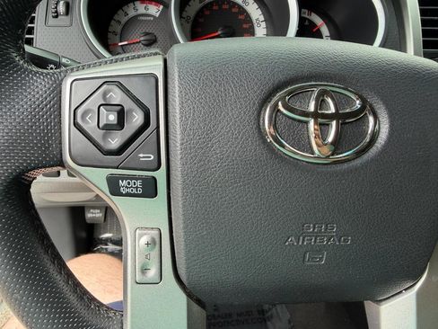 Used 2015 Toyota Tacoma 4x4 Double Cab w/ TRD Off-Road Package image 24