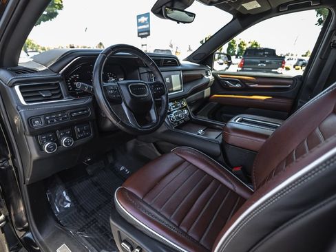 Used 2024 GMC Yukon XL Denali Ultimate AWD/4WD image 19