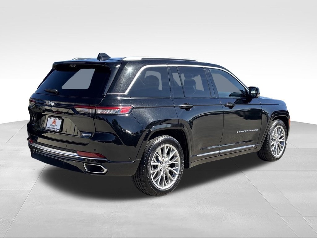 Certified 2023 Jeep Grand Cherokee Summit w/ Advanced Protech Group IV AWD/4WD image 3