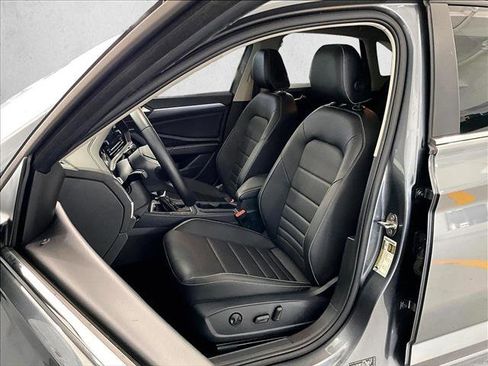 Used 2024 Volkswagen Jetta SE FWD image 27