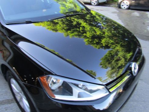 Used 2017 Volkswagen Golf S FWD image 23