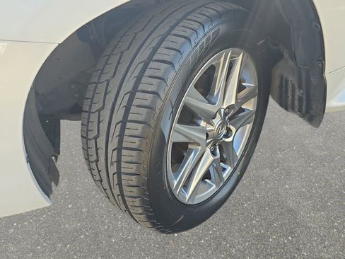 Used 2015 Lexus LX 570 4WD w/ Luxury Package image 31