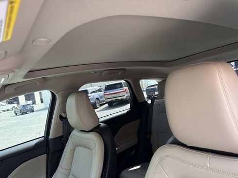 New 2026 Lincoln Corsair Reserve image 32