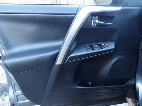 Used 2016 Toyota RAV4 XLE image 25