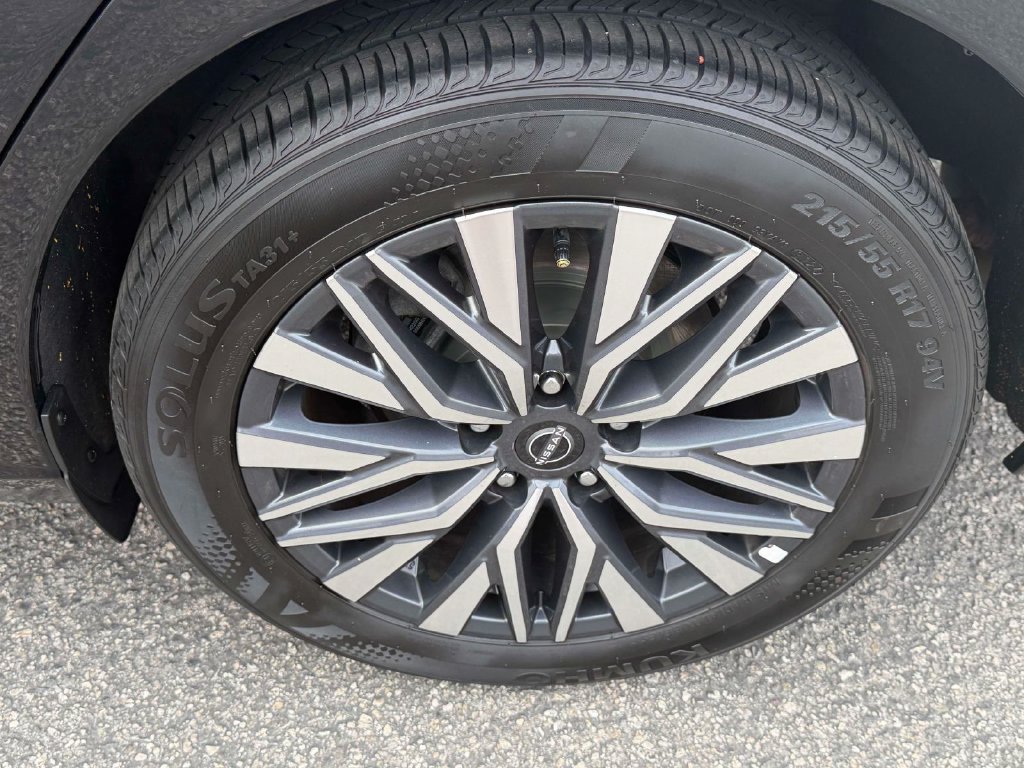 Used 2025 Nissan Altima 2.5 SV FWD image 30