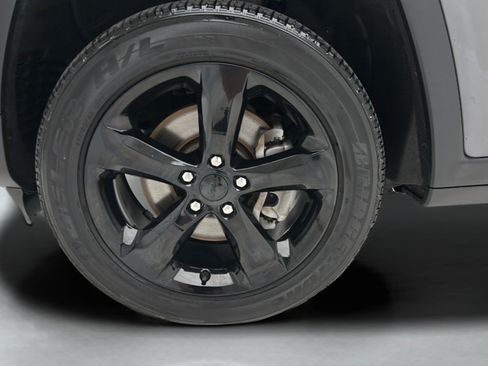 Used 2023 Jeep Grand Cherokee L Laredo AWD/4WD image 8