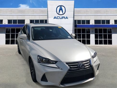 Used 2018 Lexus IS 300 300 image 1