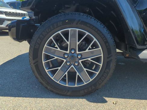Used 2024 Jeep Wrangler High Altitude AWD/4WD image 10