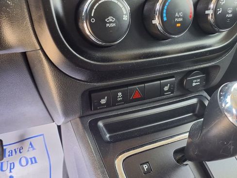 Used 2012 Jeep Patriot Latitude FWD image 24