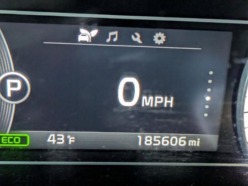 Used 2017 Kia Niro EX image 30