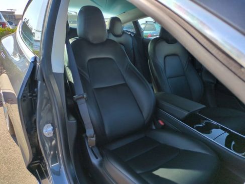 Used 2019 Tesla Model 3 Performance image 21