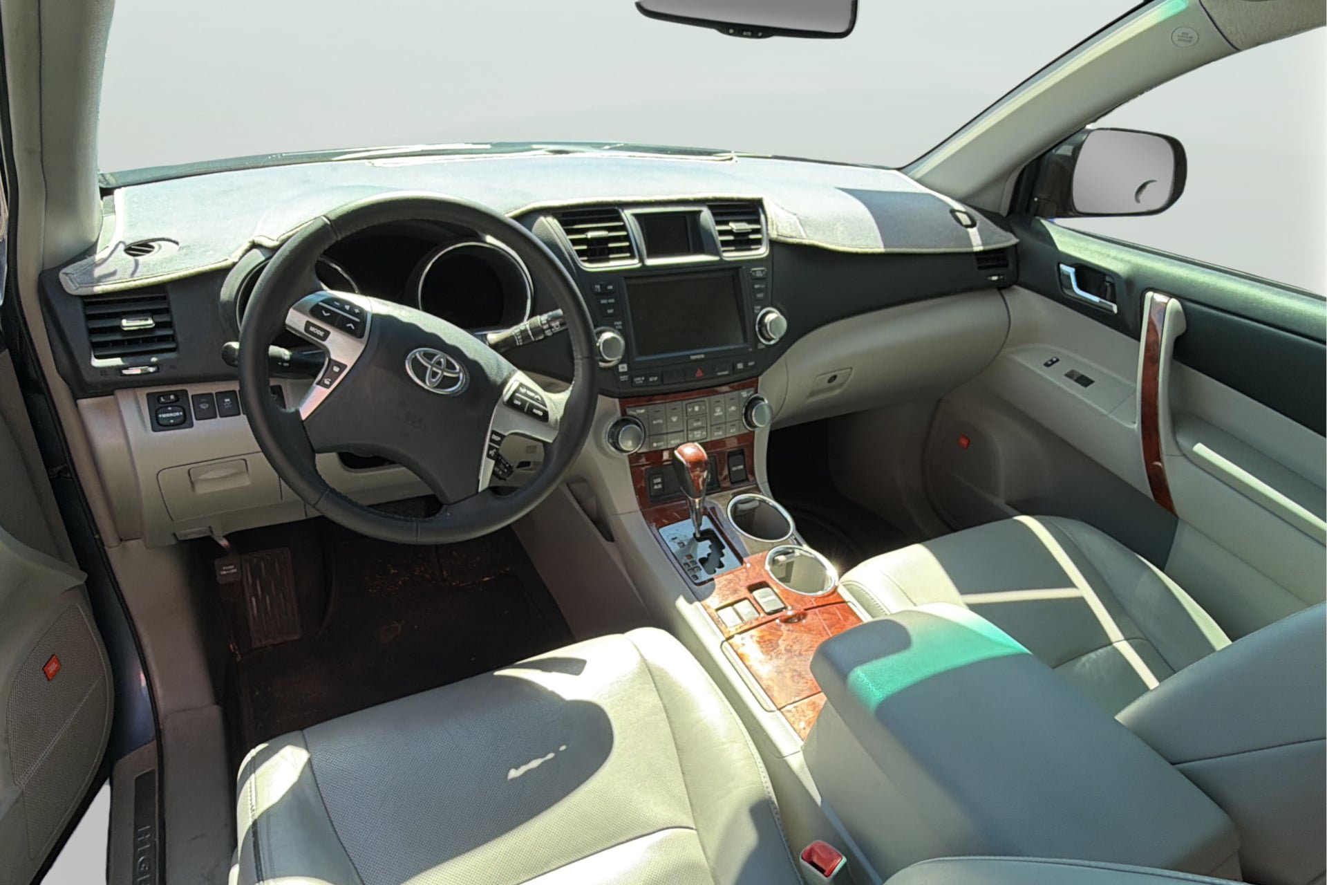 Used 2012 Toyota Highlander Limited w/ Tow Pkg FWD image 15
