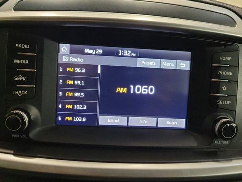 Used 2019 Kia Sorento AWD image 25