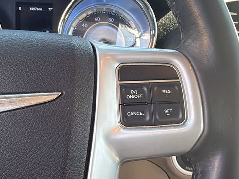 Used 2014 Chrysler 300 image 31